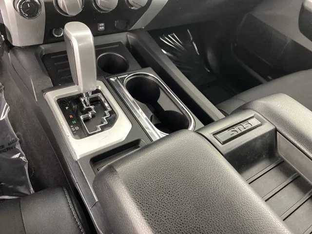 Used 2014 Red Toyota SR5 image 27