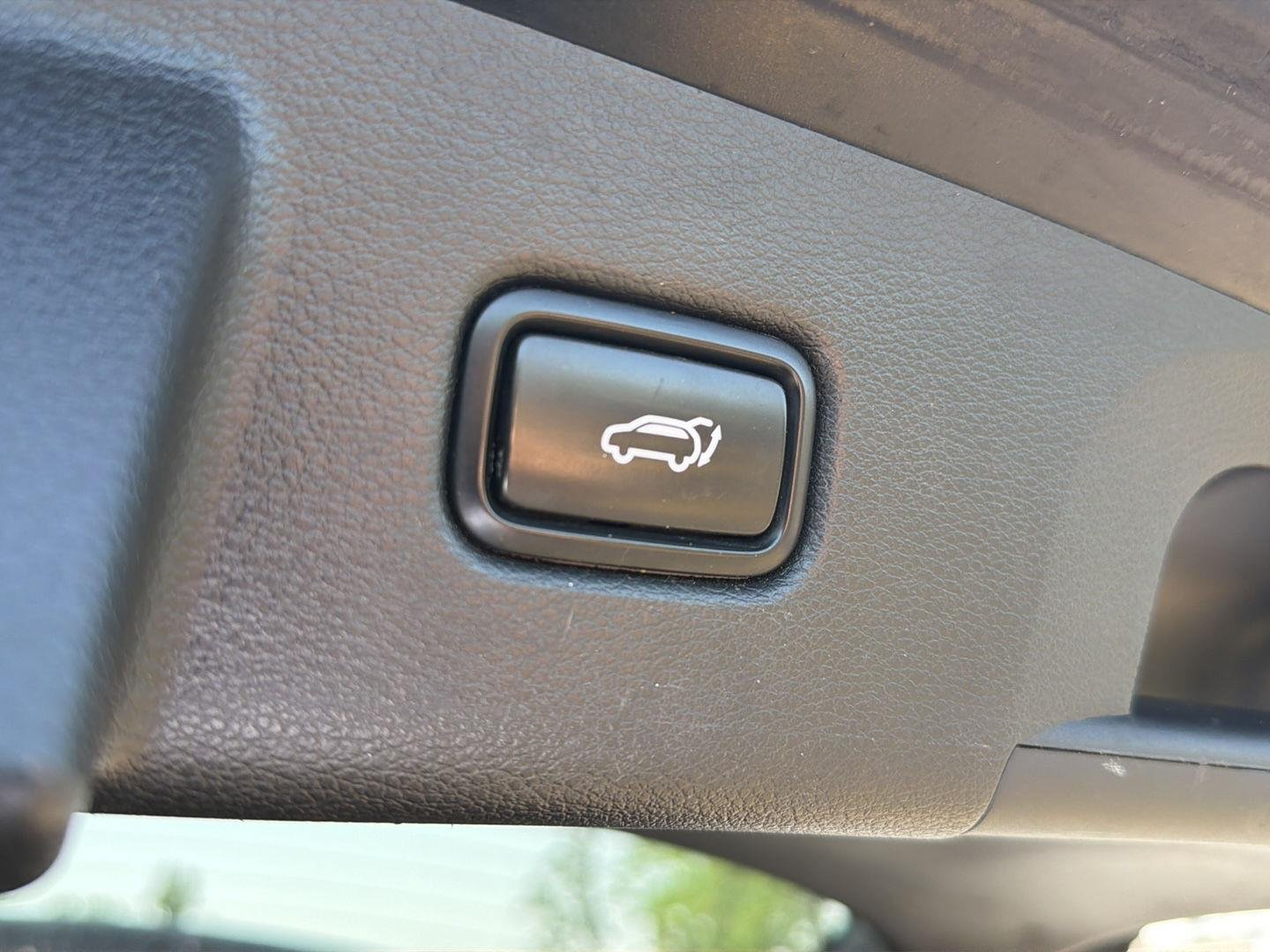 Used 2022 Ebony Black Kia EX image 12