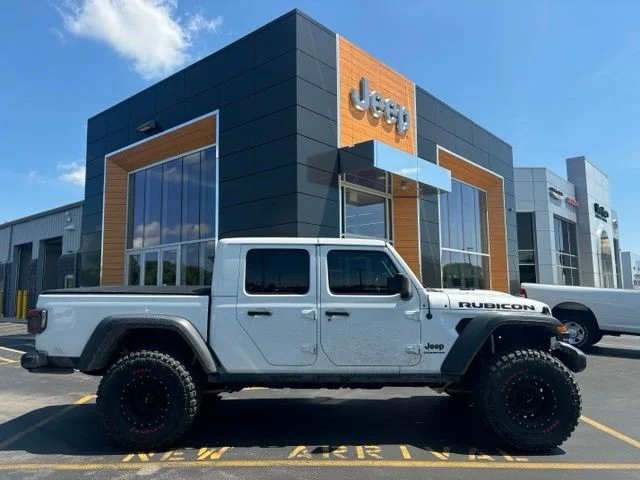 Used 2020 Bright White Clearcoat Jeep Rubicon image 1