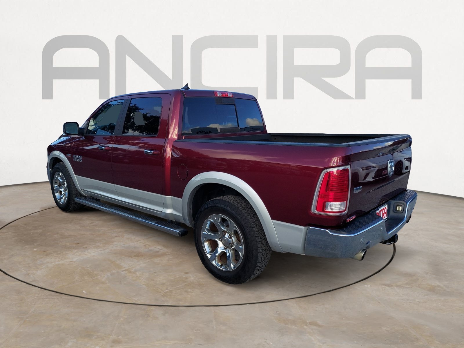 Used 2018 Delmonico Red Pearlcoat Ram Laramie image 8