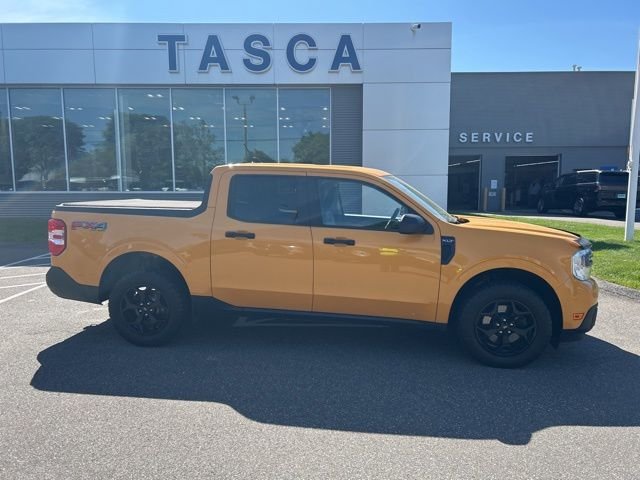 Used 2022 Orange Ford XLT image 10