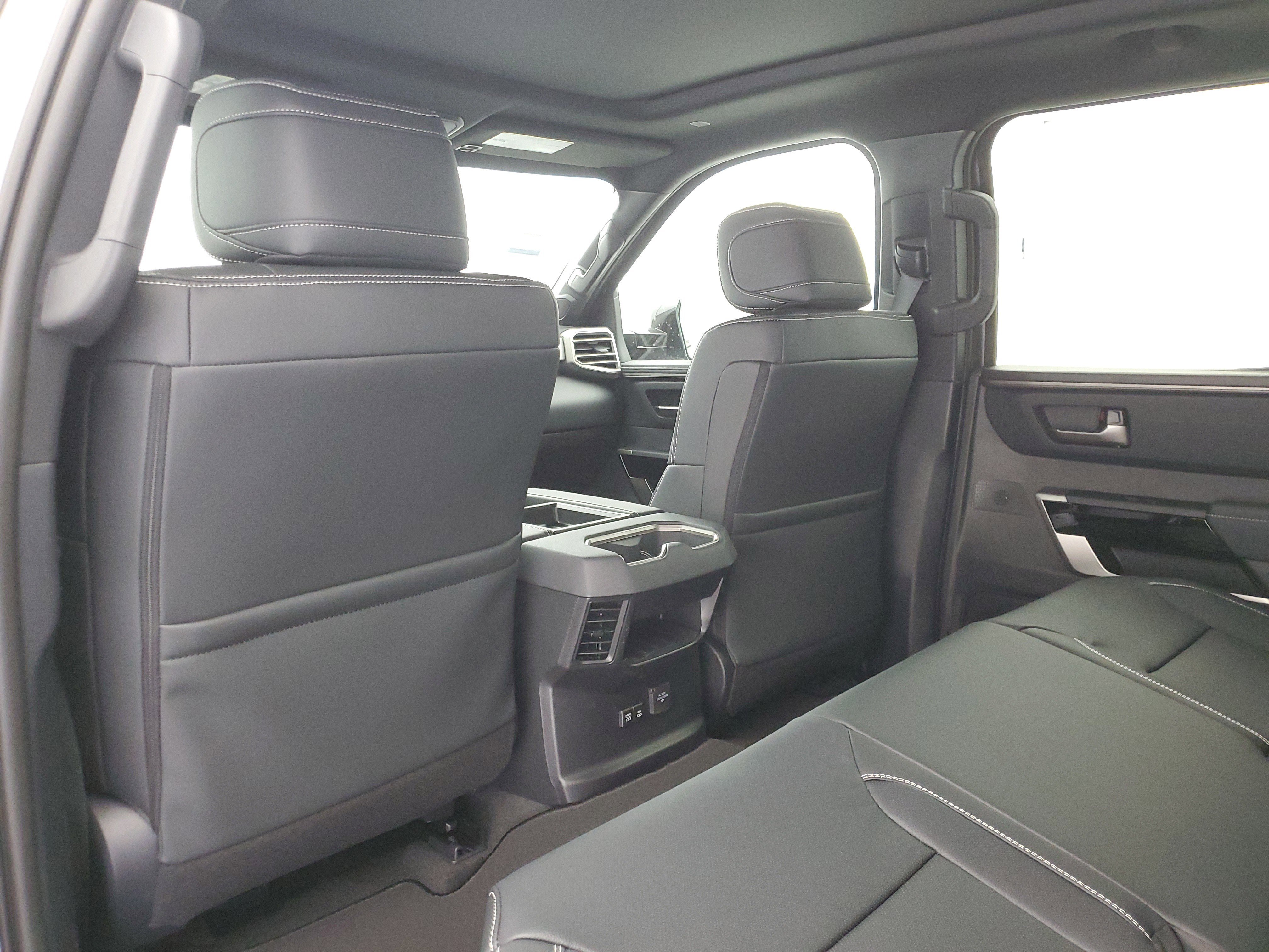 2026 Toyota Tundra Limited - Photo 14