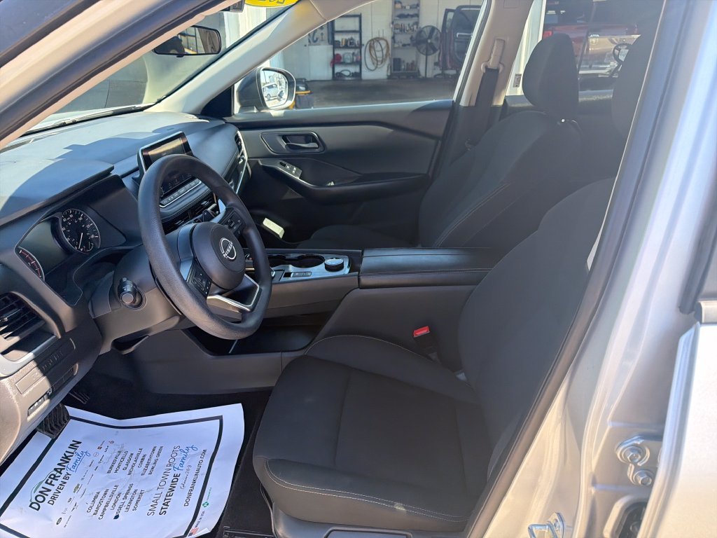 Used 2024 Silver Nissan S image 13