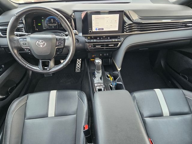 Used 2025  Toyota SE image 9
