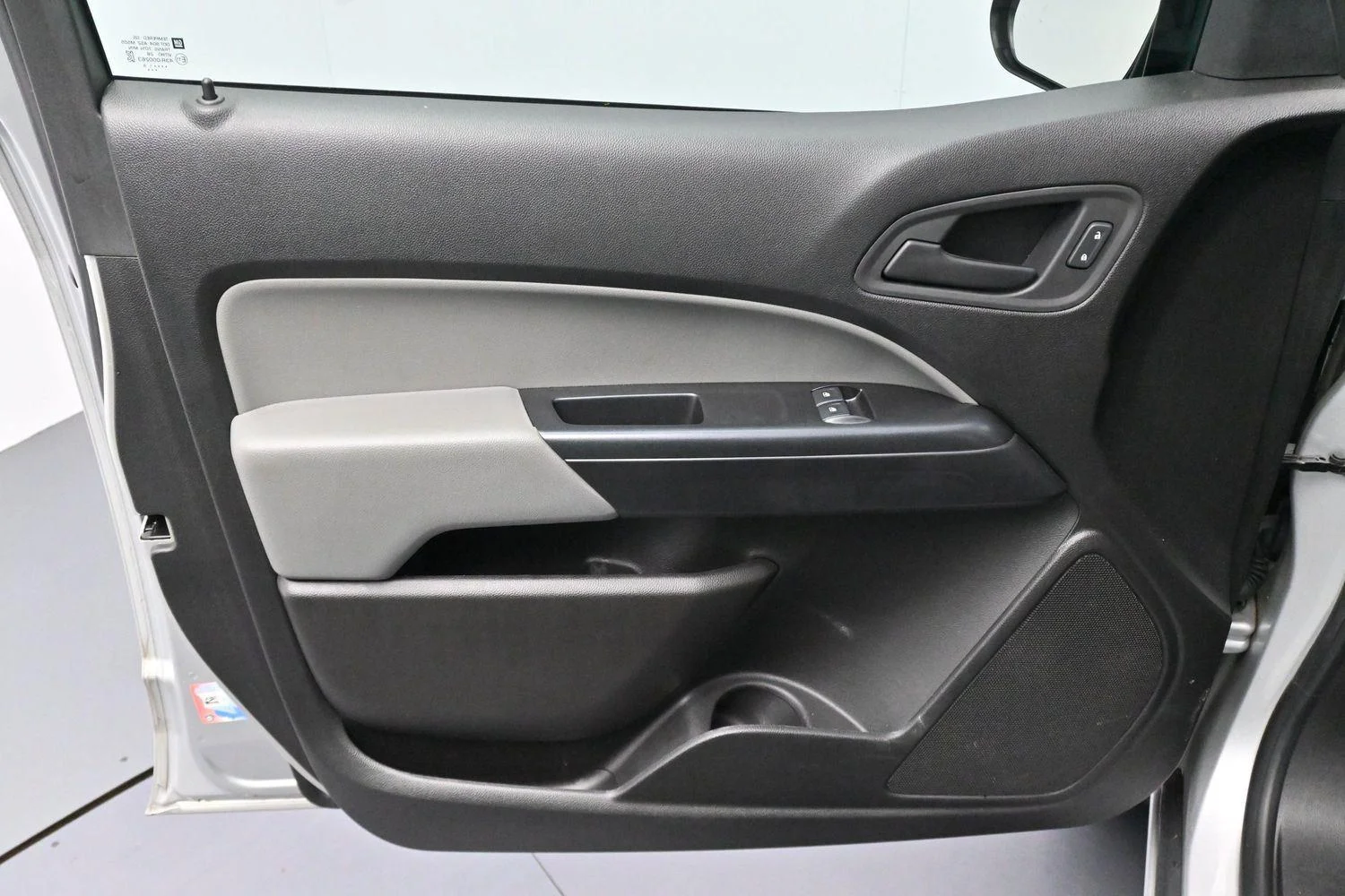 Used 2019 SILVER ICE METALLIC Chevrolet 2WD Work Truck image 9