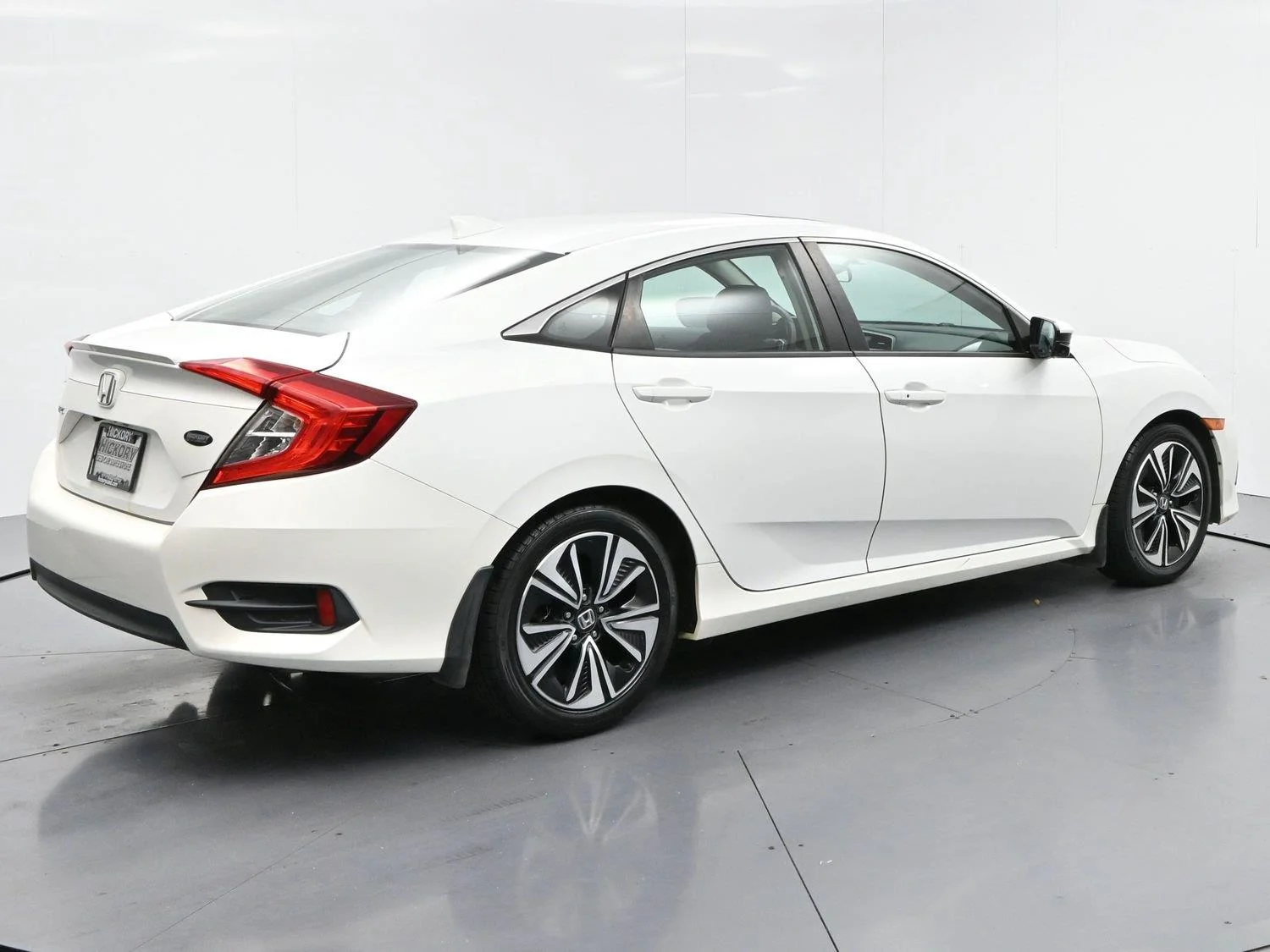 Used 2017 White Orchid Pearl Honda EX-T image 7