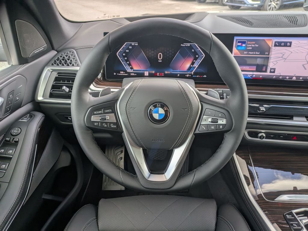 New 2026 Dravit Grey Metallic BMW xDrive40i image 11