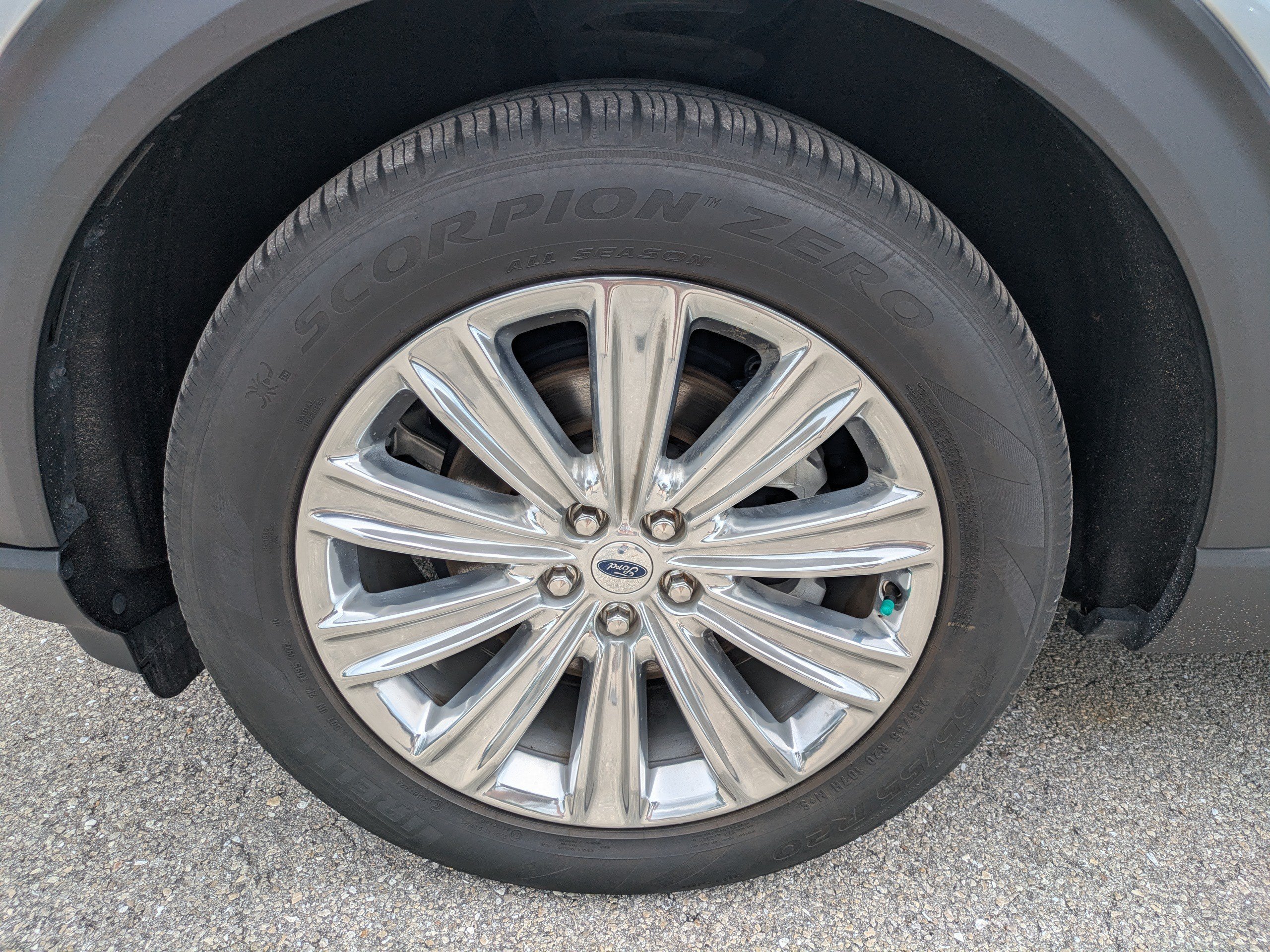 Used 2022 Silver Metallic Ford Limited image 11