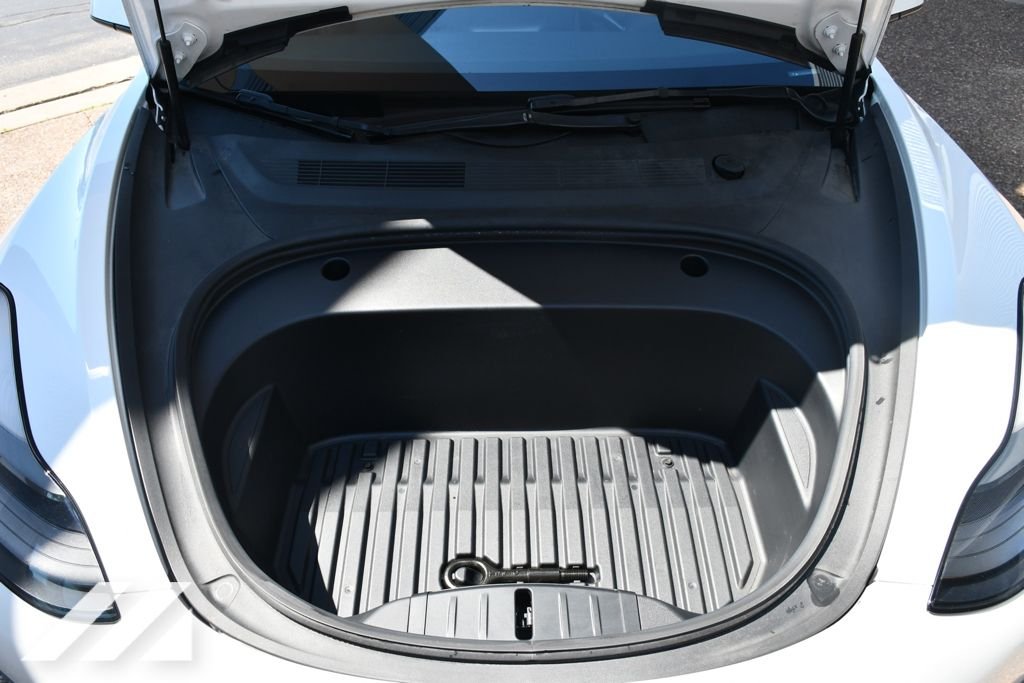 Used 2022  Tesla Base Electric image 27