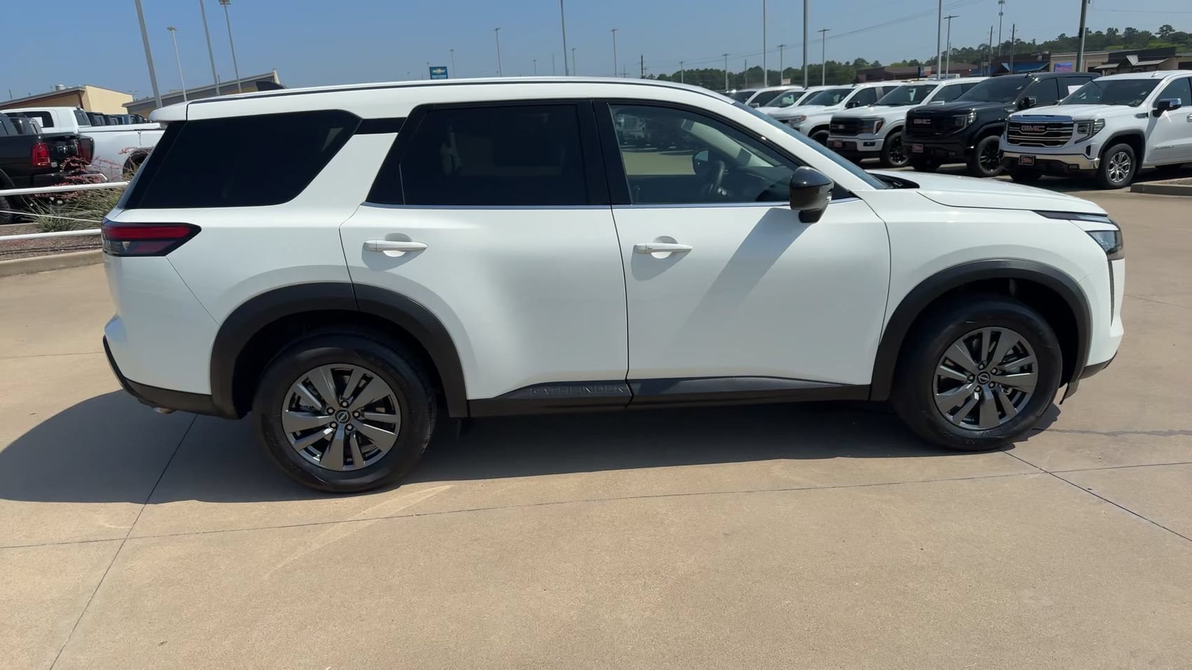 Used 2026 Glacier White Nissan S image 9