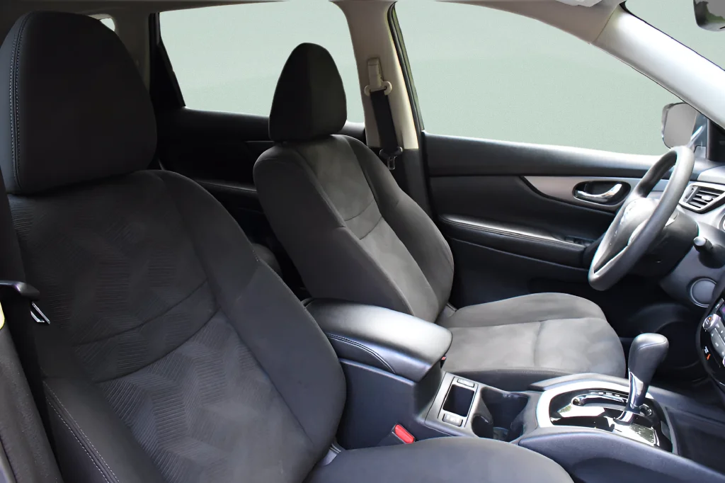 Used 2016 Gray Nissan SV image 27