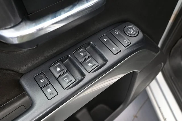 Used 2016 Silver Chevrolet LT image 19