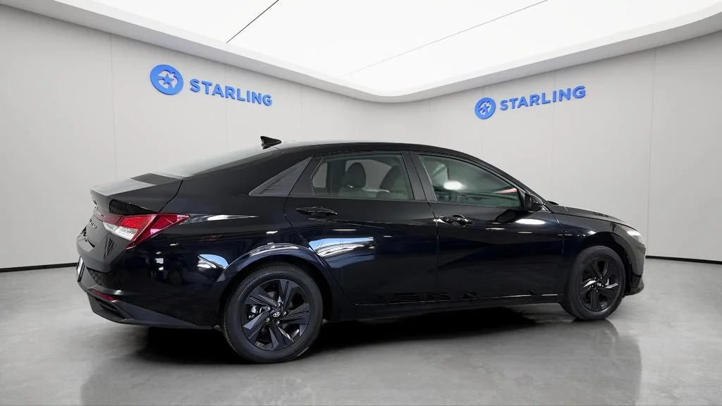 Used 2022 Black Hyundai SEL image 10