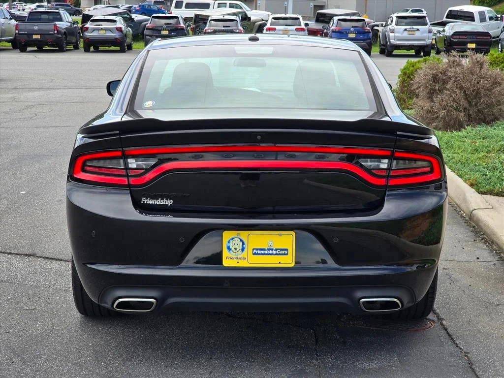 Used 2022 Black Dodge SXT image 25
