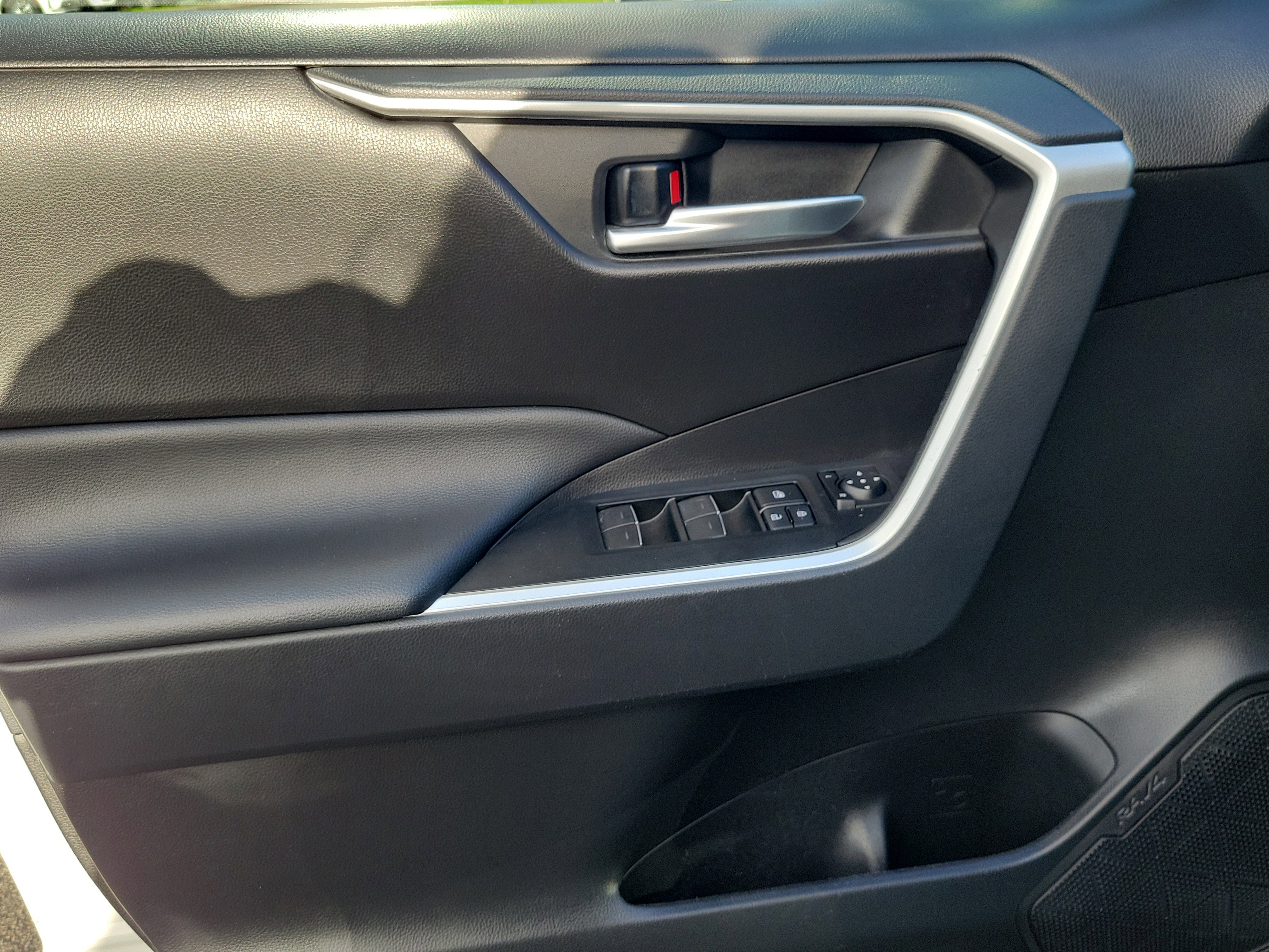 Used 2023 White Toyota XLE image 12
