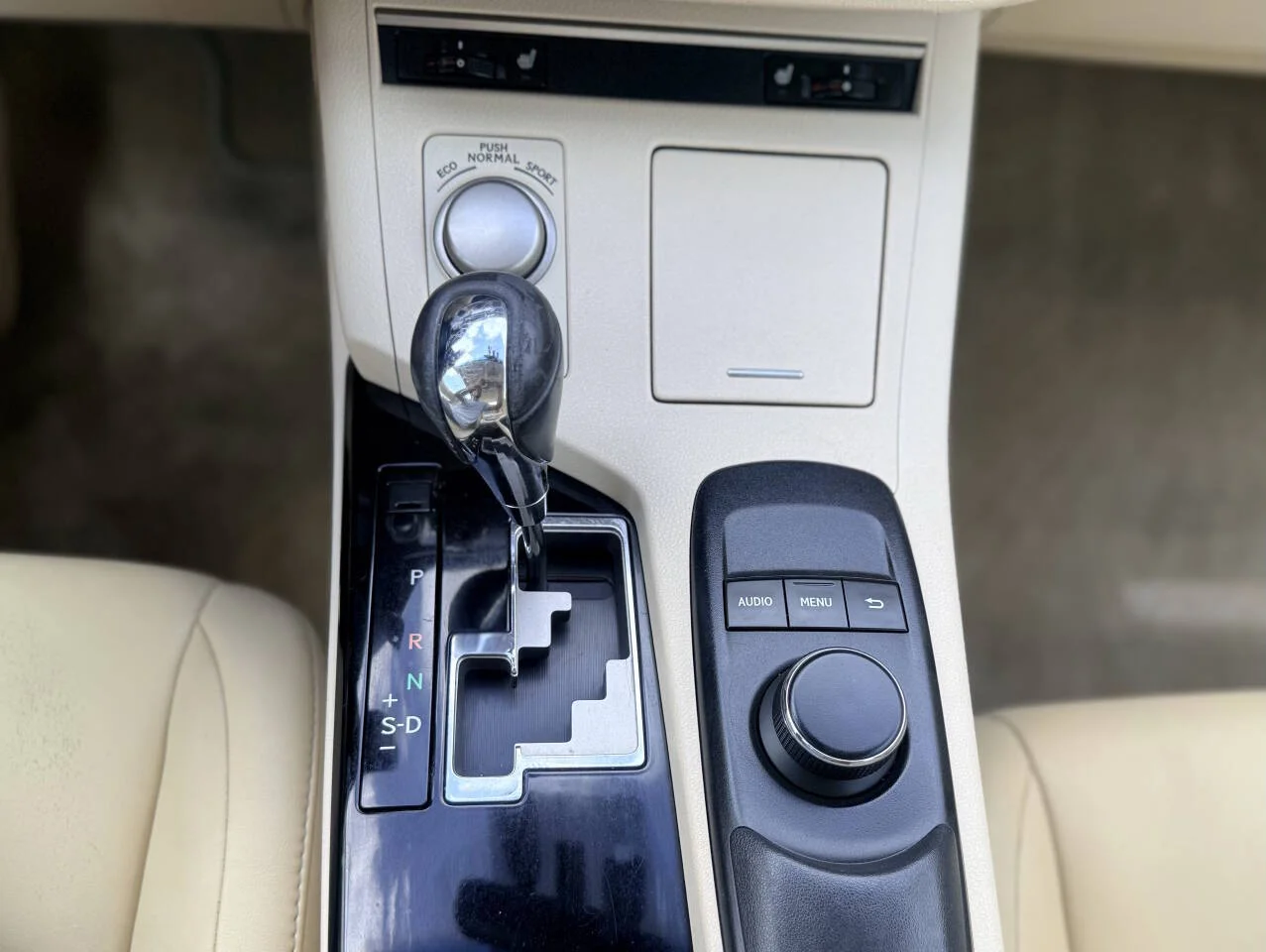 Used 2013 Gray Lexus Base 4dr Sedan image 26