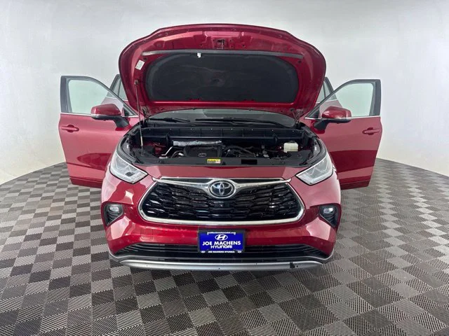 Used 2023 Red Toyota Platinum image 12