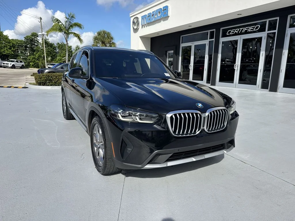 Used 2022 Jet Black BMW sDrive30i image 7