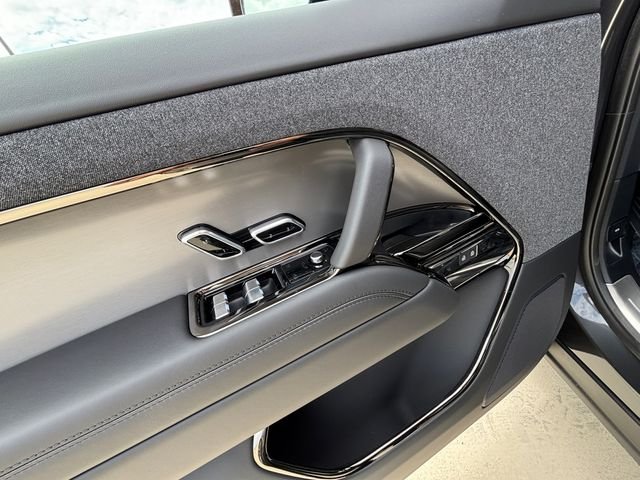 New 2026 Carpathian Grey Land Rover SE image 11