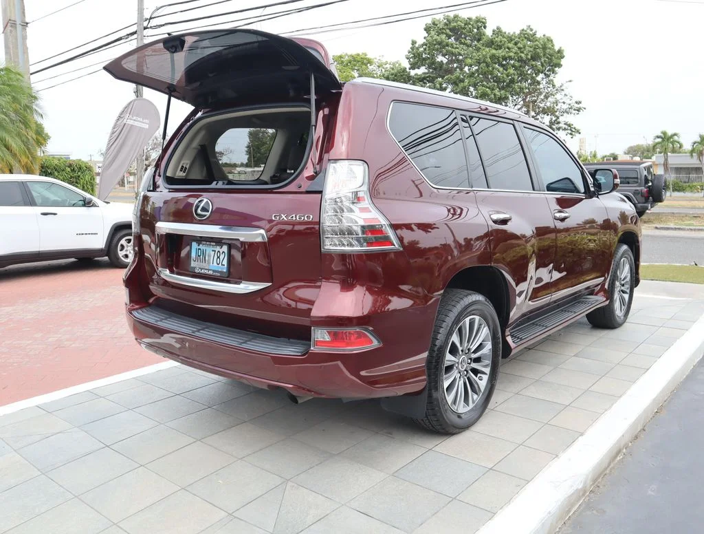 Used 2021  Lexus 460 Luxury image 16