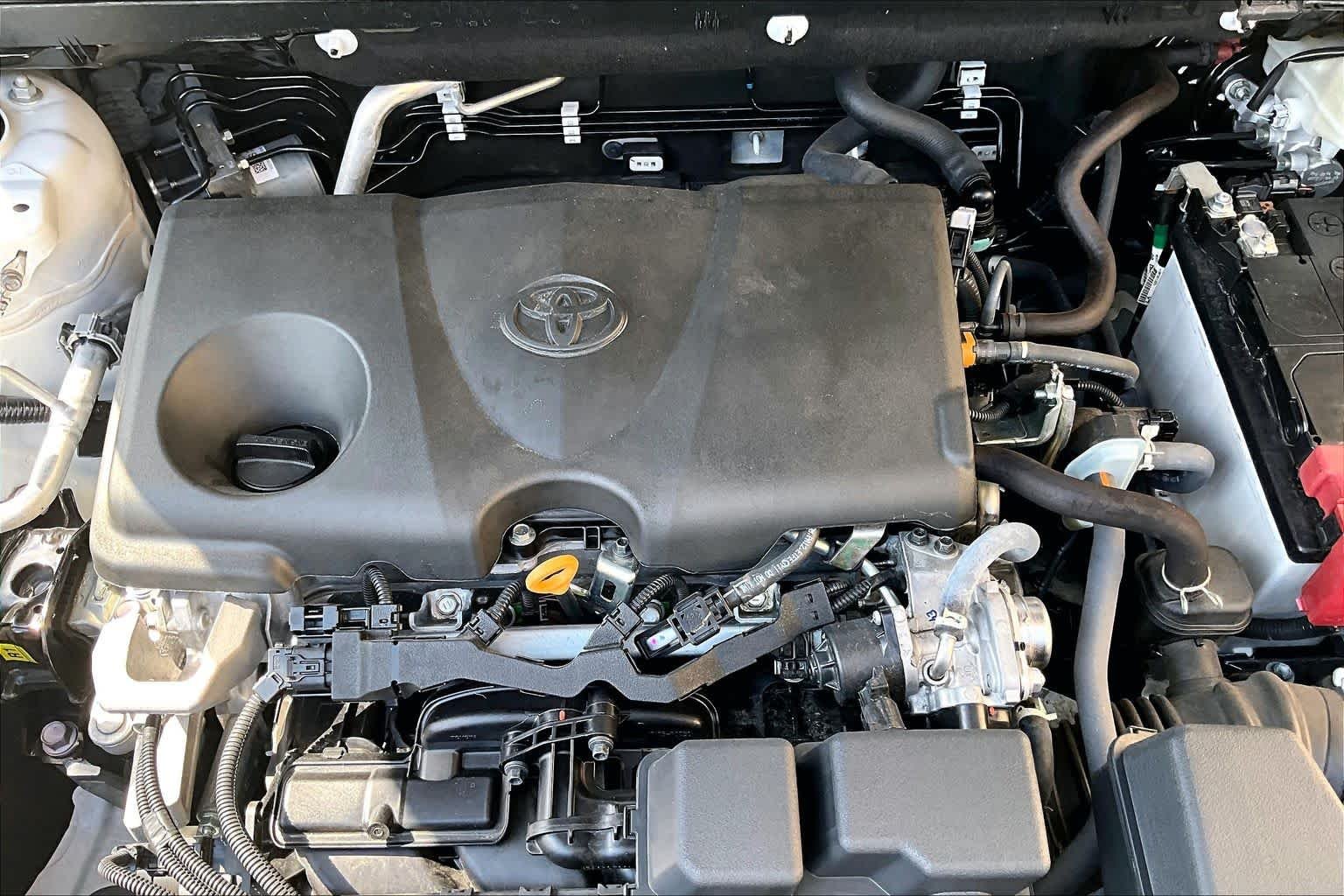 Used 2024 Ice Cap Toyota LE image 33