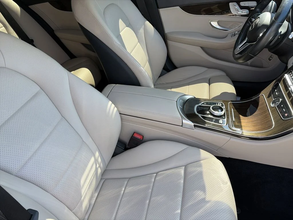 Used 2021  Mercedes-Benz C 300 image 32
