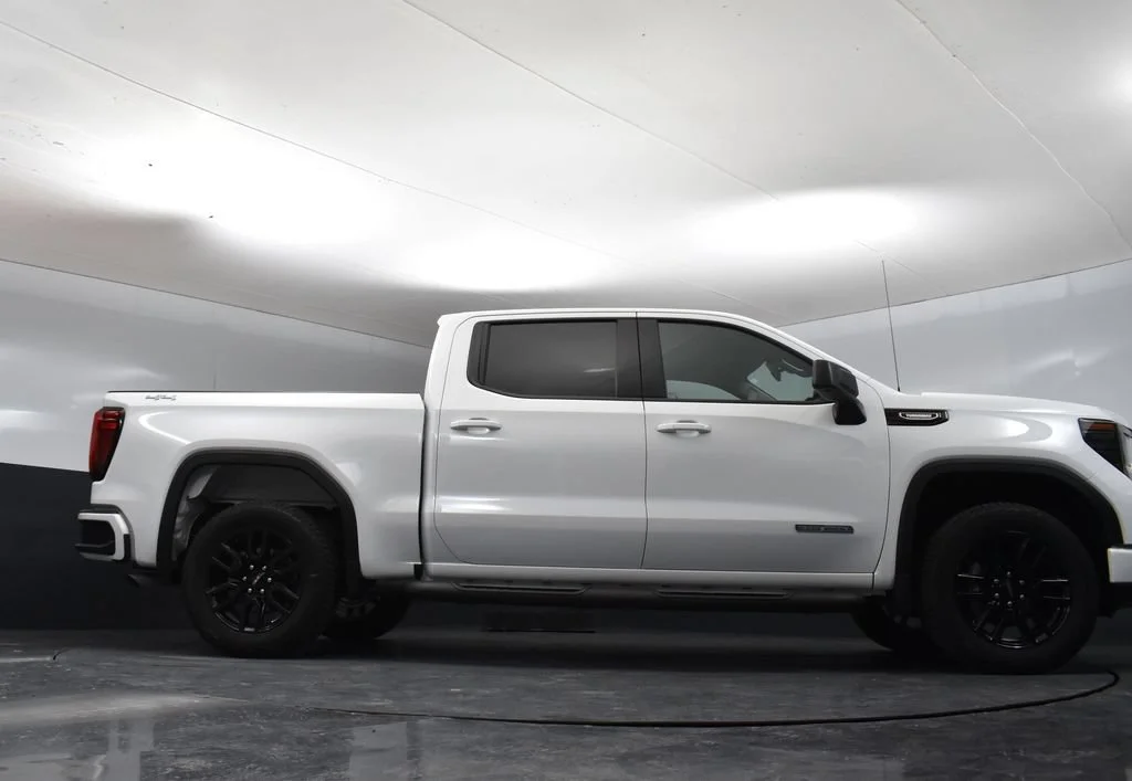 New 2026 Summit White GMC Elevation image 28