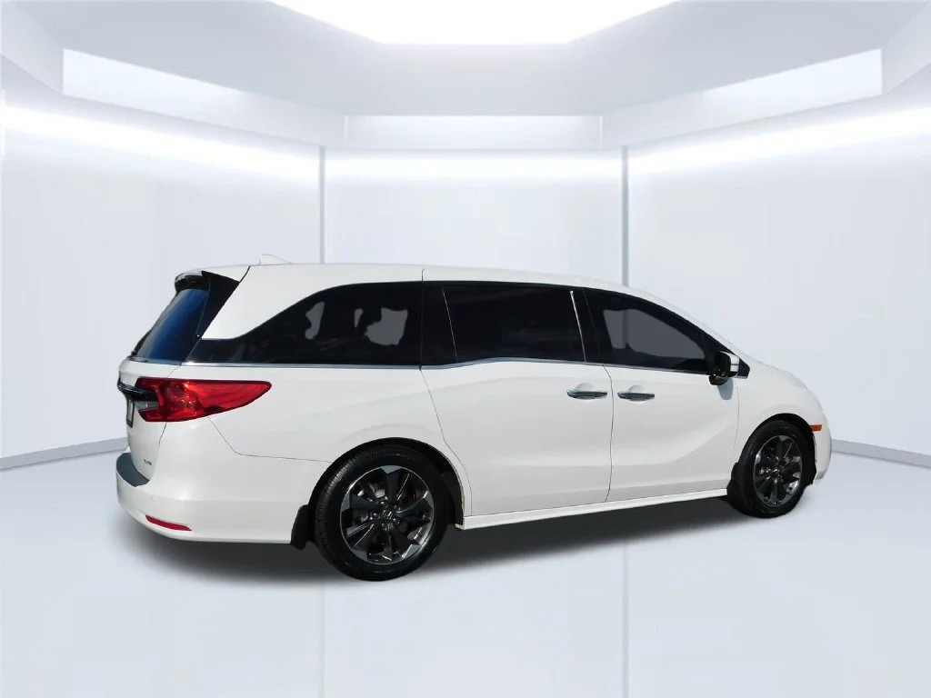 Used 2023 White Honda Elite image 3