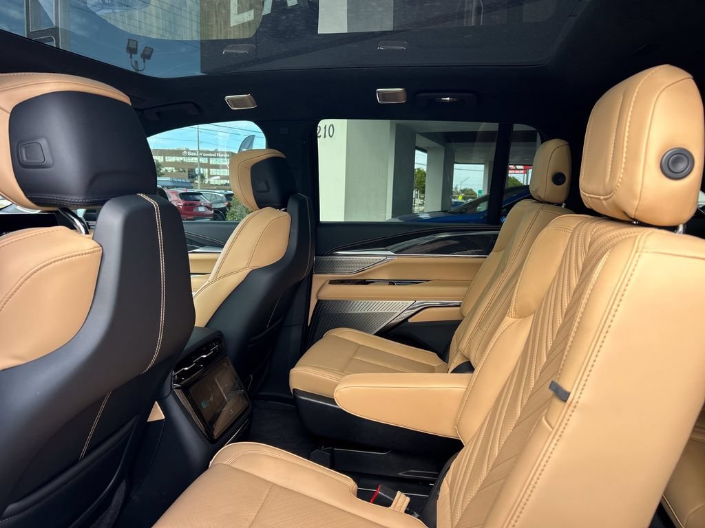 2026 Cadillac Escalade IQ Premium Luxury - Photo 14