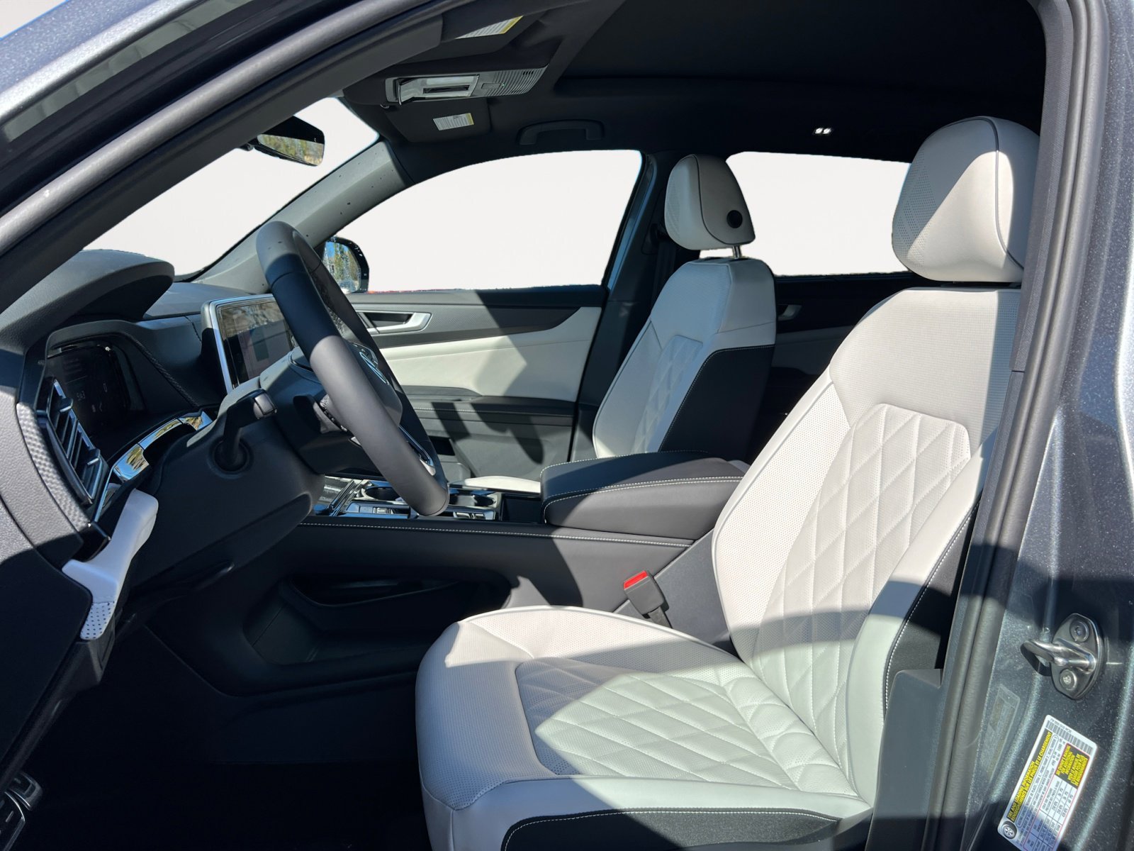 2025 Volkswagen Atlas Cross Sport SEL Premium R-LINE - Photo 10