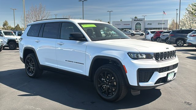 New 2026 Bright White Clear-Coat Exterior Paint Jeep Laredo Altitude image 1