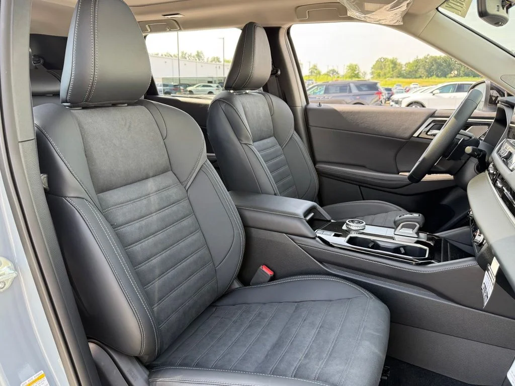 New 2026 Gray Mitsubishi Trail Edition image 26