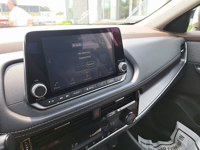 Used 2021 Silver Nissan SV image 13