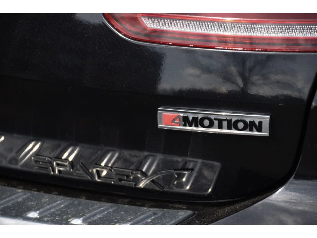Used 2020 Deep Black Pearl Volkswagen SEL Premium R-Line image 27