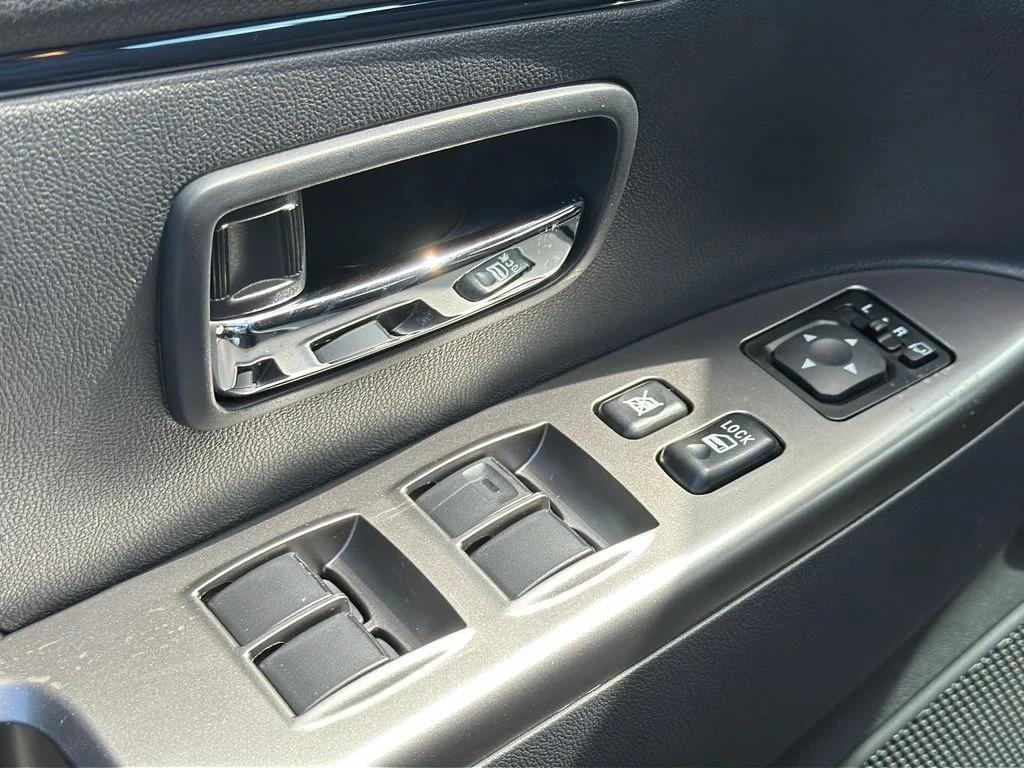 New 2026 Mercury Gray Metallic Mitsubishi 2.0 SE image 10