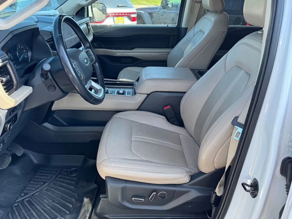 Used 2023 White Ford Limited image 5