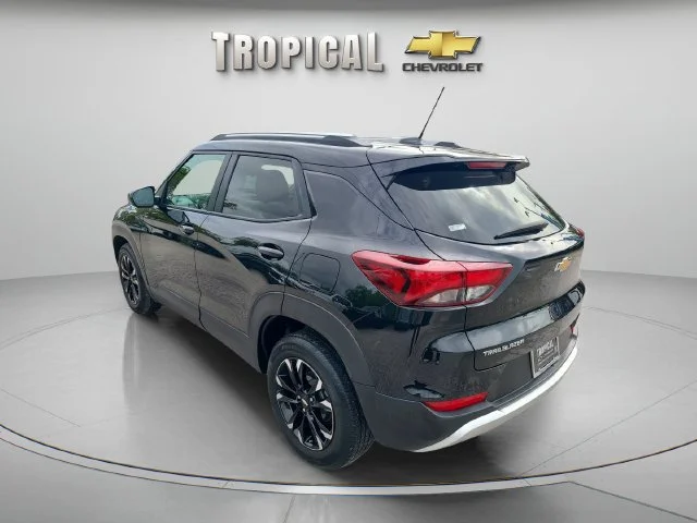 Used 2023 MOSAIC BLACK METALLIC Chevrolet LT image 3