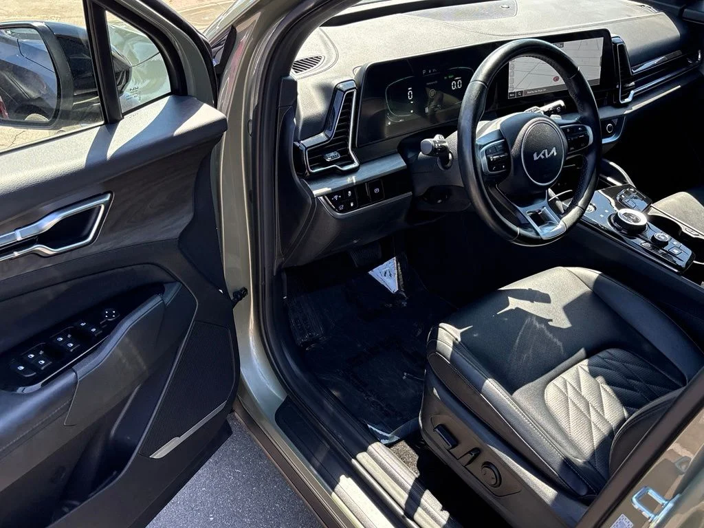 Used 2025 Green Kia X-Line image 10