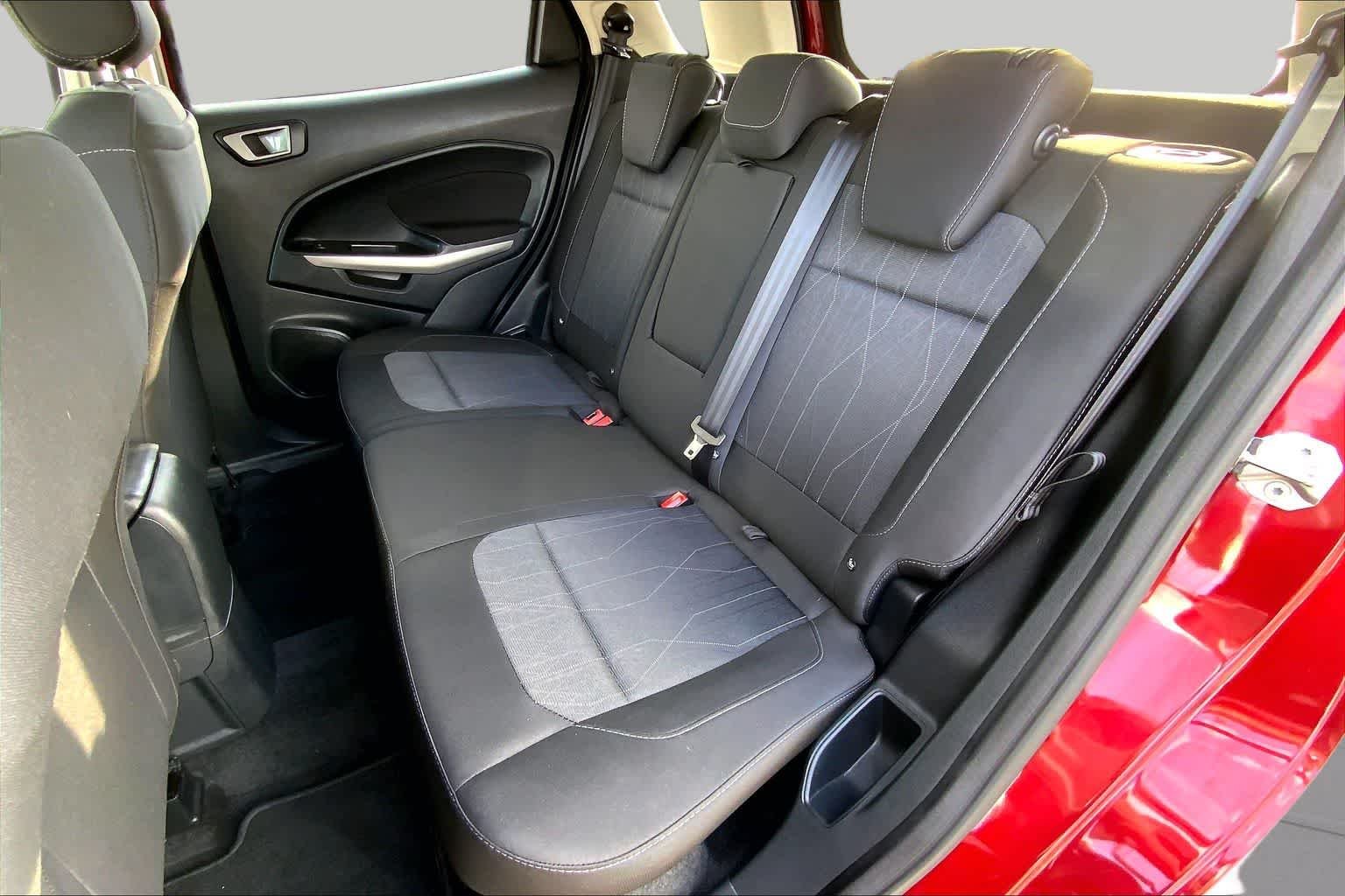 Used 2021 Ruby Red Metallic Tinted Clearcoat Ford SE image 21