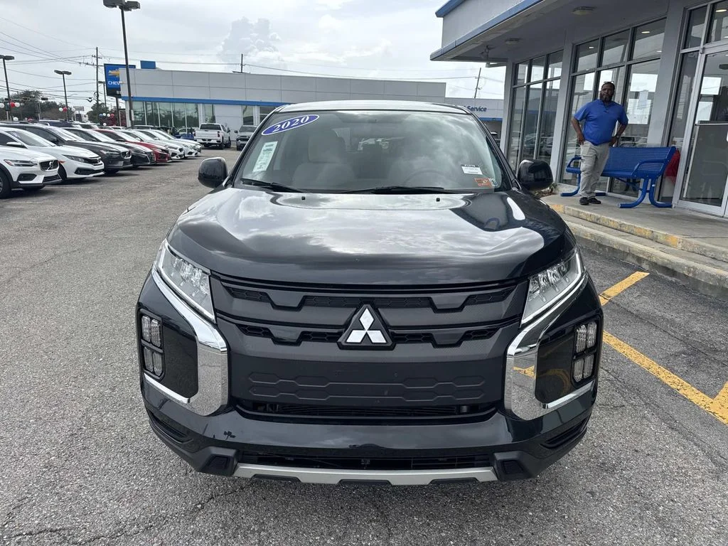 Certified Used 2020 Black Mitsubishi 2.0 SE image 2
