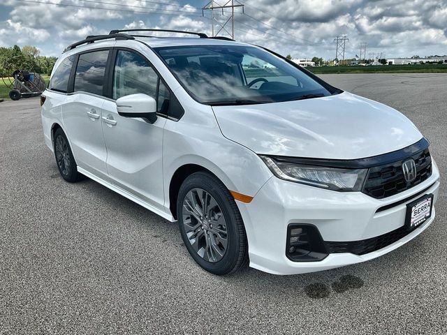 New 2026 Platinum White Pearl Honda Touring image 12