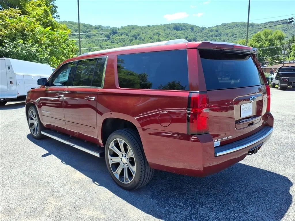Used 2017 Red Chevrolet Premier image 3