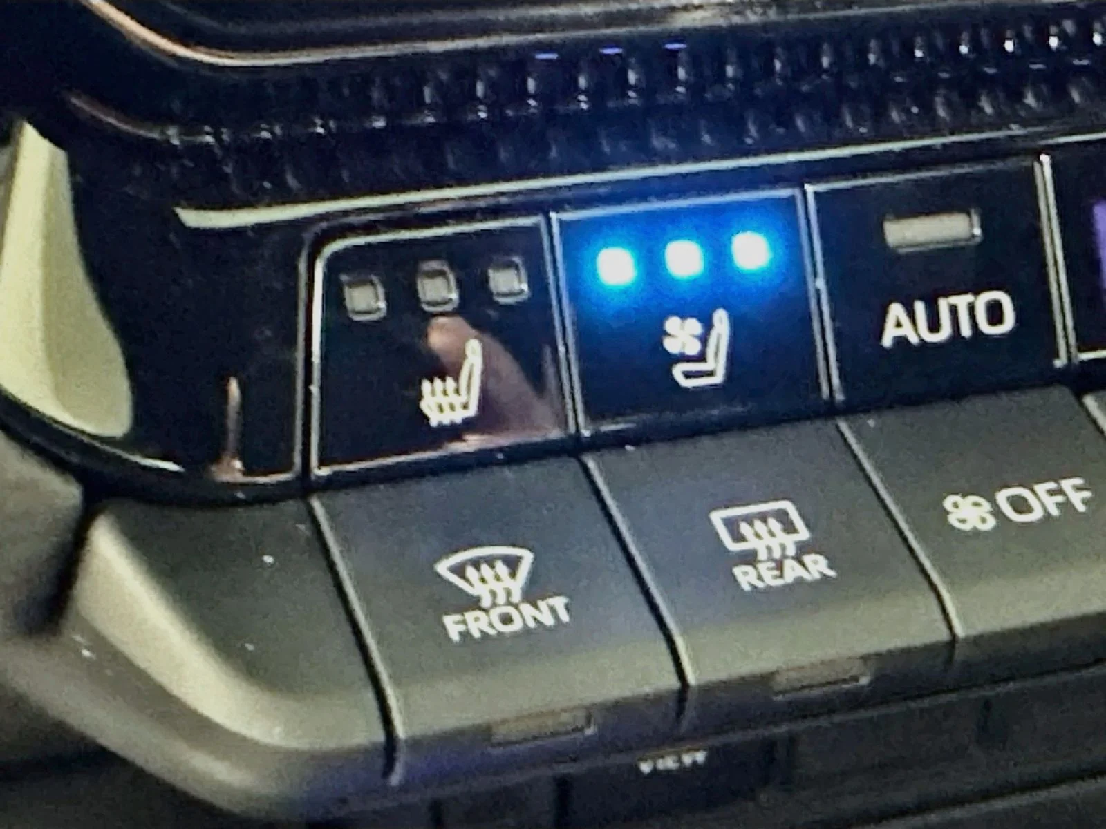 New 2026 Trail Dust/Grayscape <sup>1</sup> Toyota  image 21