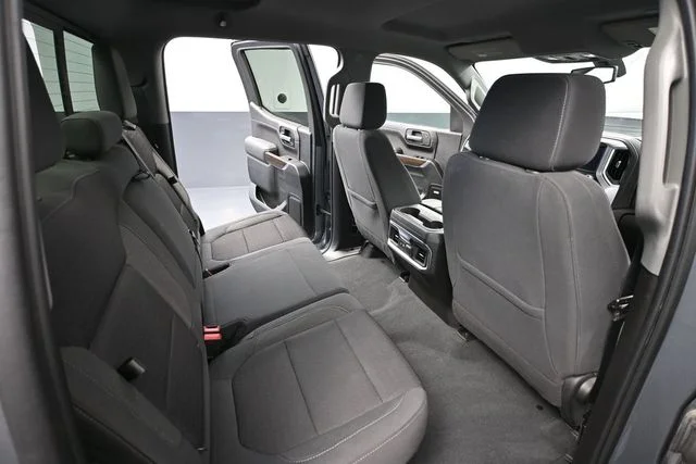 Used 2021 Silver GMC Elevation image 36