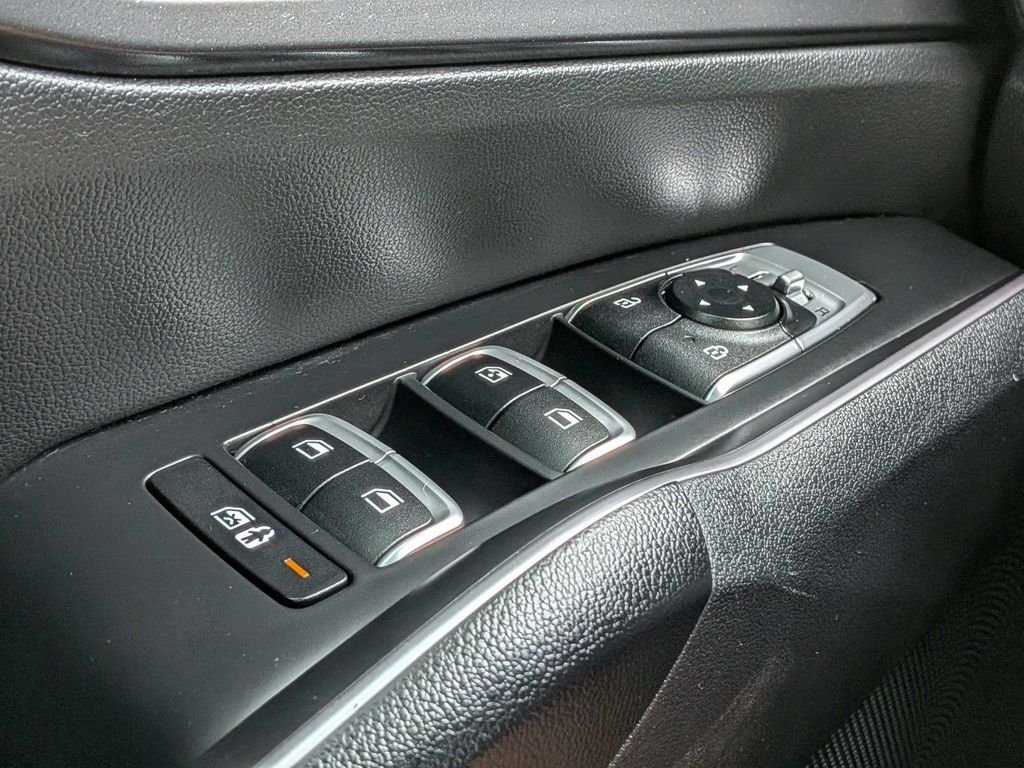 Used 2023 White Kia LX image 33