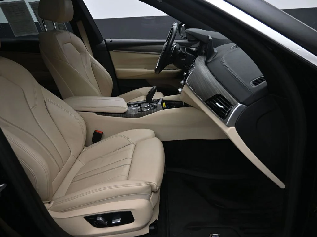 Used 2019 Black BMW 640 Gran Turismo i xDrive image 9