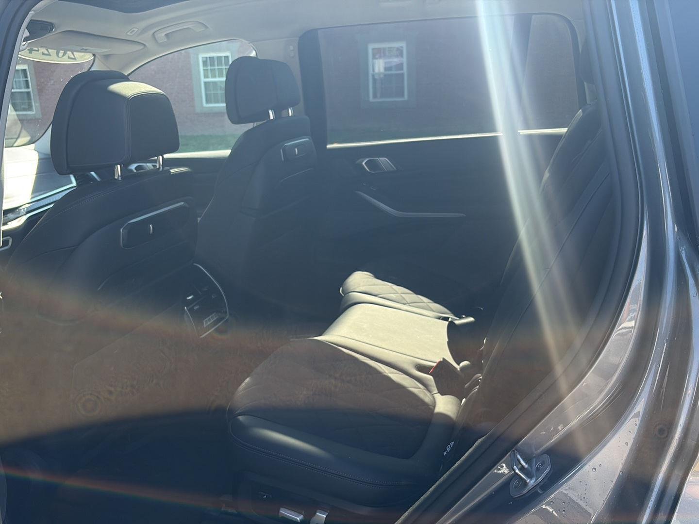 Used 2024 Skyscraper Grey Metallic BMW xDrive40i image 9