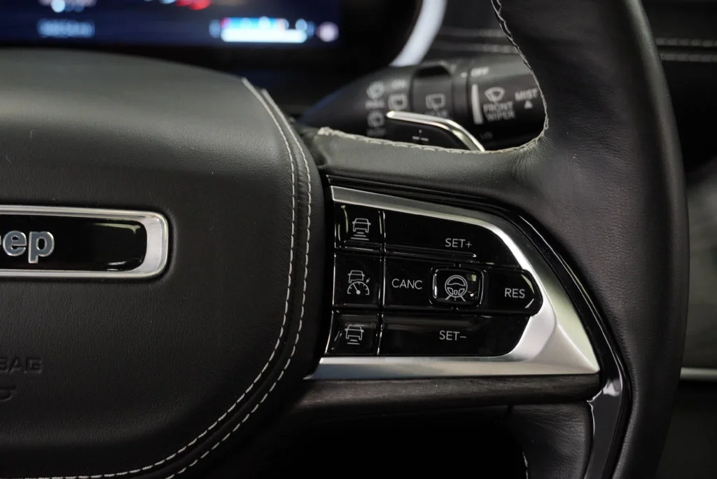 Used 2021 Silver Jeep Overland image 35