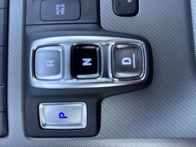 Used 2025 Silver Hyundai SEL Premium image 27