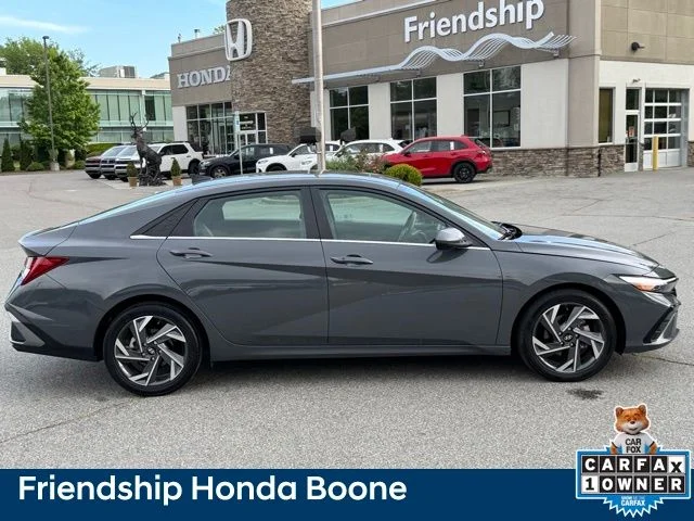 Used 2024 Gray Hyundai SEL image 5